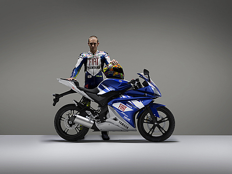 Valentino Rossi Doctor on Yamaha Released Rossi Replica Yamaha Yzf R125