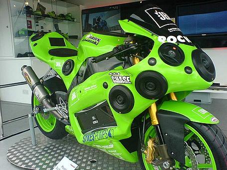 ZX-10R with speakers and amplifiers